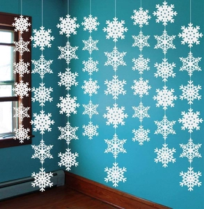 White laser-cut snowflake hanging ornaments for Christmas party venue decoration