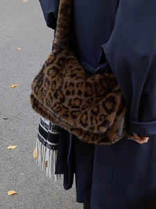 Elegante borsa tote leopardata in pelliccia sintetica con grande capacità da donna