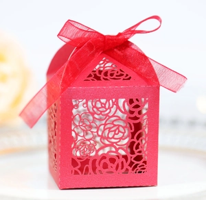 Laserschnitt rote Rosen-Zuckerdose aus Perlpapier mit Seidenband für Hochzeiten