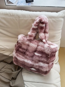 Sac fourre-tout tendance en peluche de fausse fourrure rose et blanche pour l'hiver
