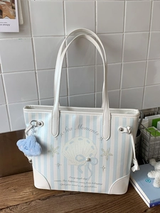 Sac cabas à rayures bleues et blanches avec motif marin et pendentif nuage
