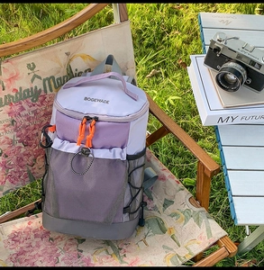 Sac à dos de loisirs extérieur en nylon violet et gris avec poches filet sur chaise pliante