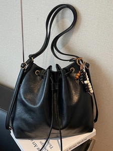 Large Capacity Pleated Bucket Backpack Women Vintage PU Leather Drawstring Shoulder Multi Functional Commuter Crossbody Bag