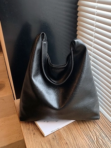 Grand sac cabas noir en similicuir rétro au design minimaliste pour le travail quotidien