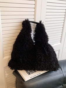 Women Large Capacity Faux Fur Plush Tote Bag Autumn Winter Soft Underarm Shoulder Bag Faux Fur Handbag Casual Shopper Bag