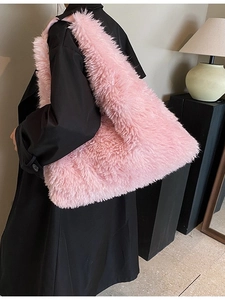 Fuffy pink plush tote bag for women, large shoulder bag perfect for winter outfits