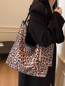 Retro large leopard print tote bag with small pouch for women's daily commute stylish look