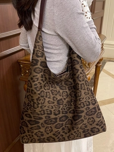 Sac seau léopard en daim pour femme, grand cabas d'épaule avec anses en cuir marron
