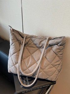Sac Fourre-tout Matelassé à Losanges de Grande Capacité pour Femmes Sac à Épaule Rembourré en Coton Léger Décontracté