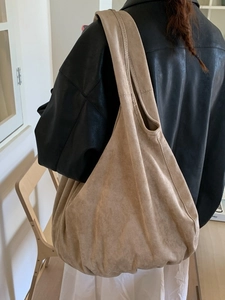 Slouchy khaki suede tote bag for women with large capacity and soft pleated design
