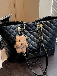Grand Sac Fourre-tout Matelassé pour Femmes Avec Bandoulière Chaîne Pendentif Ours Rétro Décontracté Sac à Épaule en Cuir PU