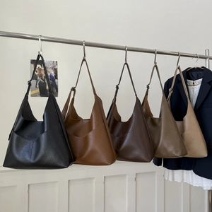 Large vintage hobo shoulder bags in five colors with textured finish and V-cut pocket