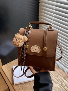 Vintage brauner Rucksack aus PU-Leder mit Welpenstickerei und niedlichem Plüschbären-Anhänger