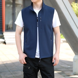 Men's dark blue softshell vest with windproof stand collar and three zipper pockets