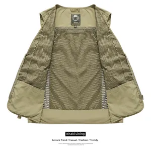 Détail de la doublure en maille kaki respirante et de l'étiquette de ce gilet de pêche