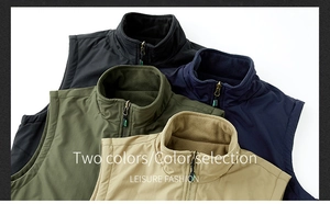 Détail de gilets pour hommes en quatre couleurs avec doublure polaire et tissu coupe-vent
