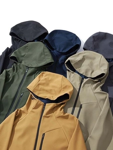 Wasserdichte Herren Softshell-Outdoorjacke in mehreren Farben mit verstellbarer Kapuze