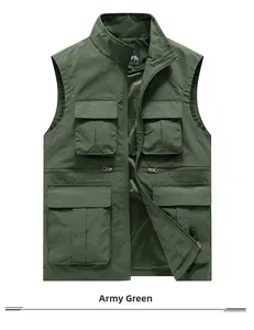 Détail du gilet extérieur vert armée avec doublure en mesh respirant et poches