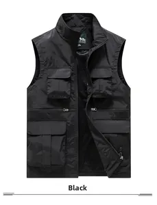 Détail du gilet tactique noir avec poches cargo fonctionnelles et doublure en maille