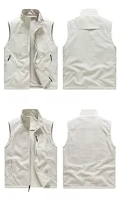 Détail du gilet réversible blanc ivoire montrant les deux textures de tissu polaire