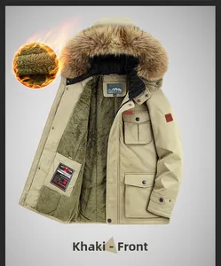 Dettaglio del parka invernale kaki da uomo con collo di pelliccia e fodera in pile