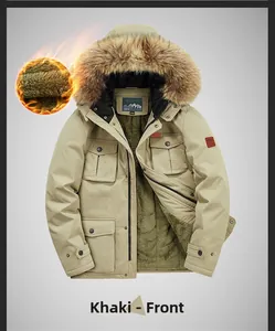 Dettaglio del parka invernale kaki da uomo con fodera in pile e collo in pelliccia