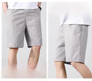 Détail du short en coton gris pour hommes avec poches latérales et texture respirante