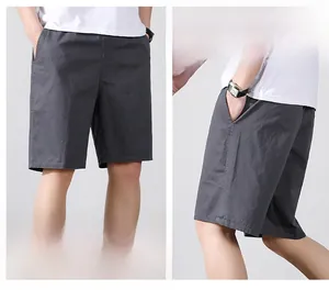 Vue détaillée du short en coton gris anthracite pour homme avec taille élastique et poches