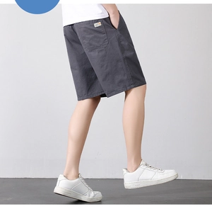 Short décontracté pour hommes gris foncé avec coupe classique et tissu en coton de qualité