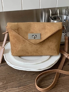 Damen Minimalistische Frosted PU Leder Umhängetasche Vintage Umschlag Schultertasche Mit Metall Drehverschluss Kleine Tasche