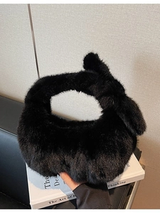 Elegante borsa a mano in finta pelliccia nera a forma di anello per l'autunno