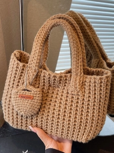 Handmade Knitted Bucket Bag For Women Fashion Woven Handbag With Heart Pendant Magnetic Closure Casual Crochet Tote Bag