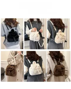 Pluche mini-rugzak in zwart, beige en bruin met diverse veelzijdige draagopties