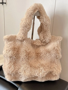 Women Large Capacity Plush Faux Fur Tote Bag Soft Fuzzy Shoulder Bag For Autumn Winter Casual Commuting Magnetic Buckle Handbag