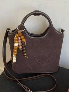 Sac Seau en Suède Matelassé Losange pour Femme Sac à Bandoulière Décontracté Vintage Avec Pendentif en Perles de Bois