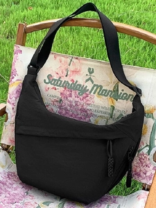 Large Capacity Nylon Crescent Messenger Bag Waterproof Solid Color Casual Outdoor Crossbody Shoulder Bag For Women Travel Tote