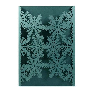 Carte d'invitation vert foncé découpée au laser avec motifs de flocons de neige de Noël