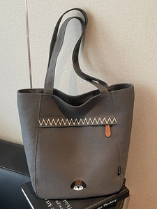 Women Large Capacity Canvas Tote Bag Minimalist Korean Style Shoulder Bag With Dog Embroidery Zigzag Stitching Casual Shopping Handbag