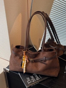 Women Vintage Frosted PU Leather Underarm Bag Large Capacity Shoulder Tote Bag With Beaded Pendant Elegant Minimalist Handbag