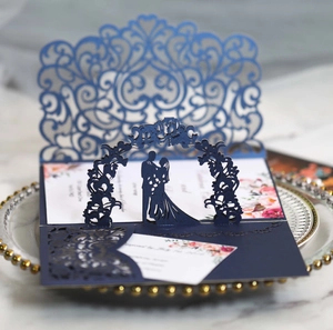 Cartes d'Invitation de Mariage Pop-up 3D Élégantes Découpées au Laser Papier Perlé Design Floral Ajouré pour Célébration de Mariage