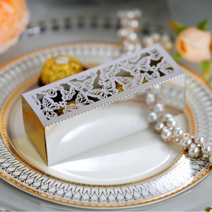 Boîte à bonbons de mariage papillon découpée au laser avec finition métallique brillante