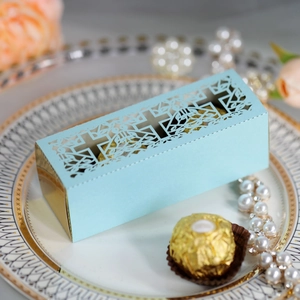 Elegant Laser Cut Cross Artificial Pearl Paper Candy Box Hollow Out Floral Gift Box For Wedding Baptism Party Favor Packaging