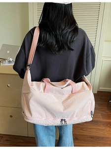 Pink large capacity travel bag with bottom shoe compartment and shoulder strap for fitness