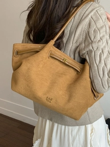 Retro camel suede large tote bag with shoulder straps and gold logo for autumn style