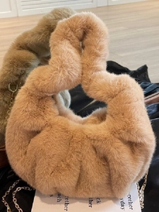 Fashion Women Plush Shoulder Bag Small Luxury Pleated Cloud Bag Soft Faux Fur Chain Crossbody Bag Chic Underarm Handbag