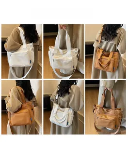 Collage de six photos montrant des sacs cabas en nylon blanc et kaki portés à l'épaule