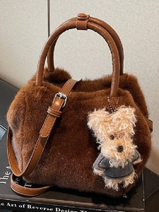 Damen Plüsch Schultertasche Weiche Kunstpelz Tragetasche Mit Teddybär Anhänger Mode Flauschige Handtasche Umhängetasche Für Herbst Winter