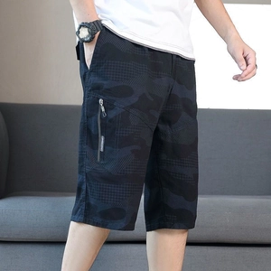 Men's loose summer camouflage cargo shorts with functional side zipper pockets