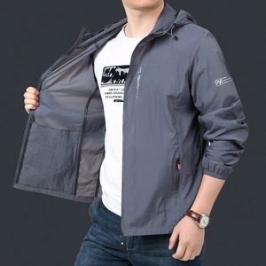 Men Hooded Sun Protection Jacket Lightweight Outdoor Windbreaker Zip Up Summer Skin Coat Casual Outdoor Top