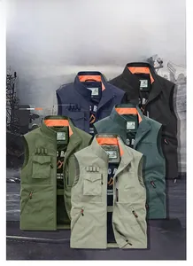 Collezione multicolore di gilet da pesca resistenti con tasche in cinque diverse varianti